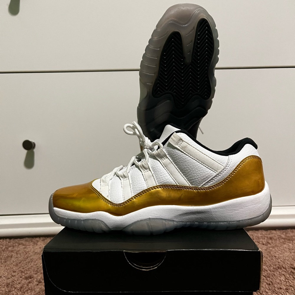 Authentic Air Jordan 11 Retro Low GS ‘Closing Ceremony’ Size: 7Y